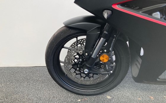 Neufahrzeug Honda CBR650R - Bild 12 Neufahrzeug Honda CBR650R - Bild 12