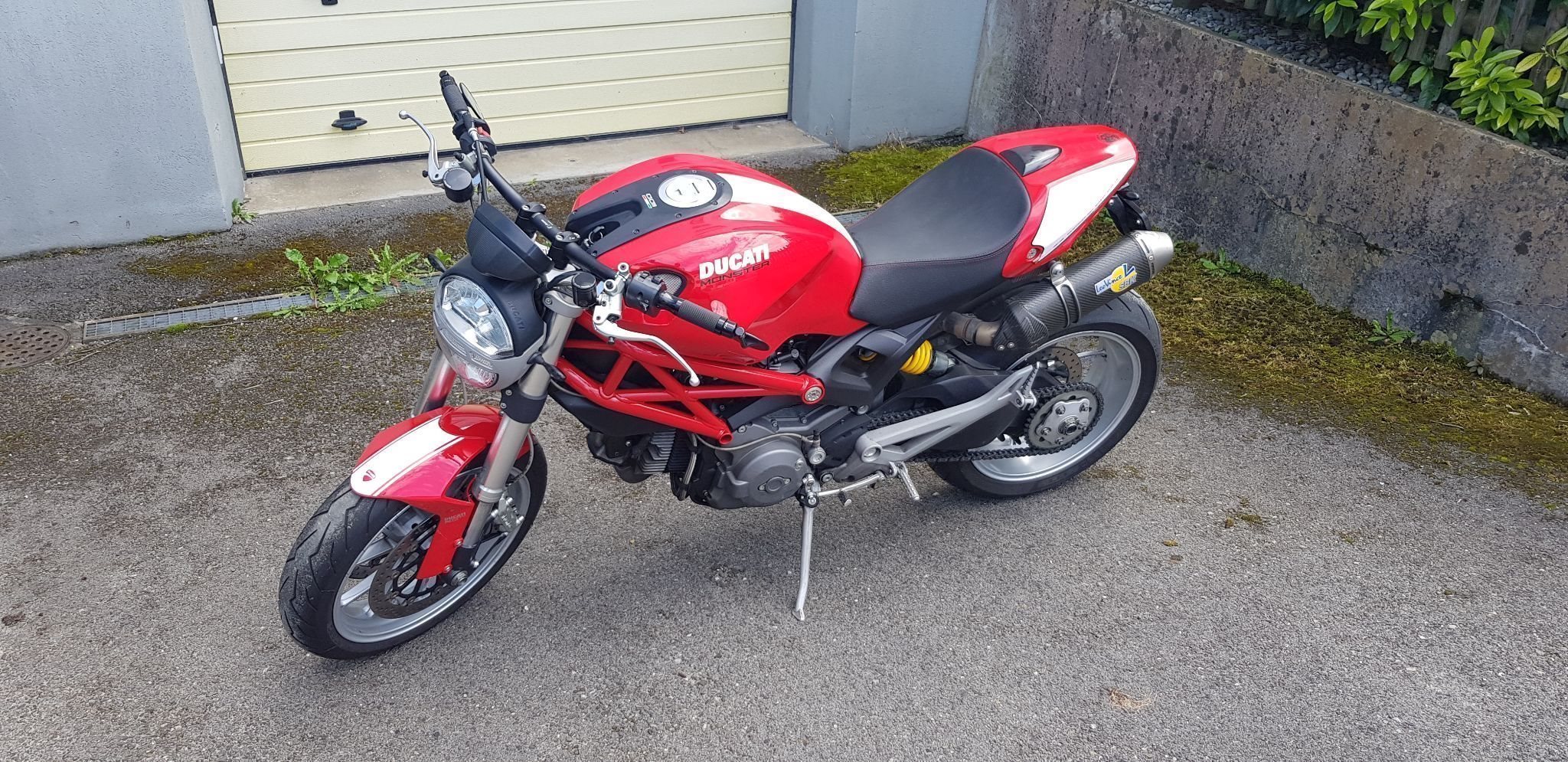 2010 Ducati Ducati Monster 1100 Abs DUCATI MONSTER 1100 2010-2014