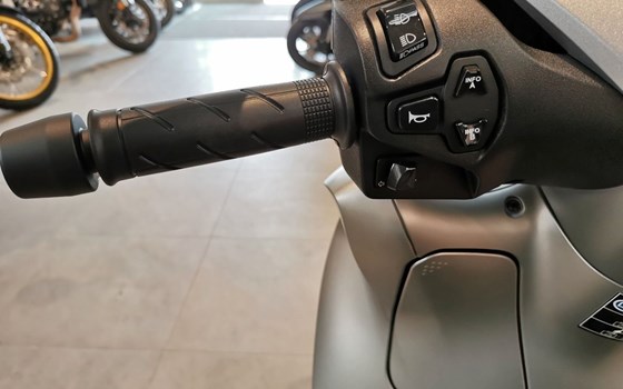 Neufahrzeug Honda SH350i - Bild 11