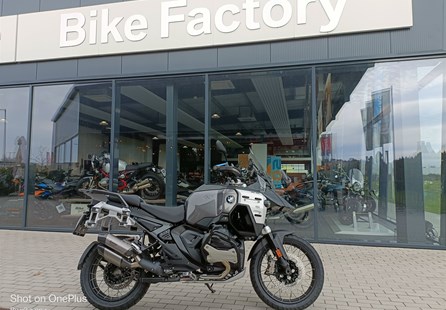 BMW R 1300 GS Adventure (Black Storm Metallic)