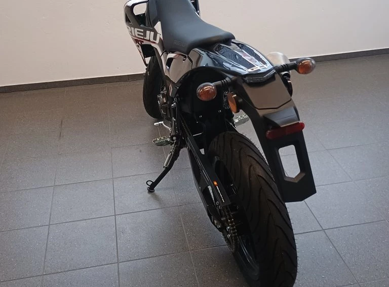 Angebot Rieju MRT 125 SM LC Bild 2: Angebot Rieju MRT 125 SM LC