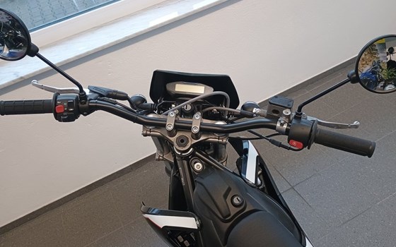 Neufahrzeug Rieju MRT 125 SM LC - Bild 3