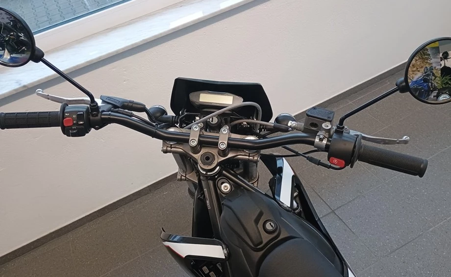 Angebot Rieju MRT 125 SM LC Bild 3: Angebot Rieju MRT 125 SM LC