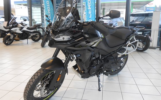 Neufahrzeug CFMOTO 800MT - Bild 3 Neufahrzeug CFMOTO 800MT - Bild 3