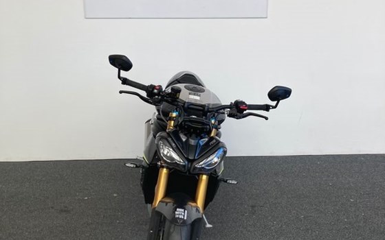 Gebrauchtmotorrad Triumph Speed Triple 1200 RS - Bild 4 Gebrauchtmotorrad Triumph Speed Triple 1200 RS - Bild 4