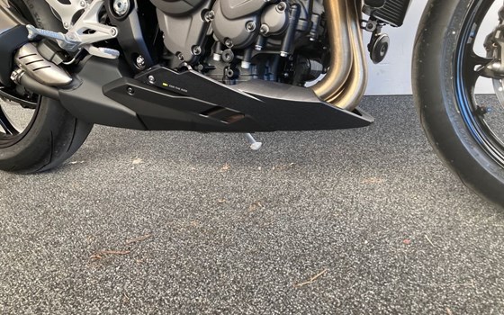 Gebrauchtmotorrad Triumph Speed Triple 1200 RS - Bild 9 Gebrauchtmotorrad Triumph Speed Triple 1200 RS - Bild 9
