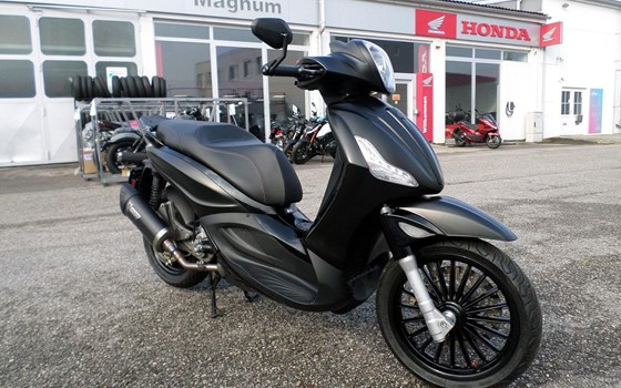 Gebrauchtmotorrad Piaggio Beverly 300 i.e. - Bild 1 Gebrauchtmotorrad Piaggio Beverly 300 i.e. - Bild 1