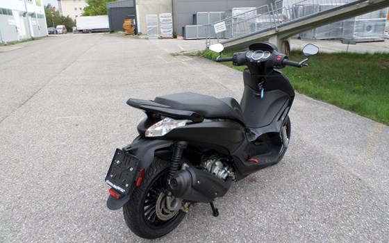 Gebrauchtmotorrad Piaggio Beverly 300 i.e. - Bild 3