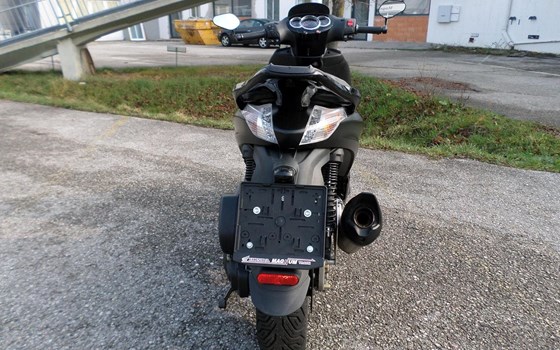 Gebrauchtmotorrad Piaggio Beverly 300 i.e. - Bild 4 Gebrauchtmotorrad Piaggio Beverly 300 i.e. - Bild 4