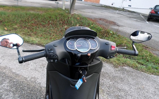 Gebrauchtmotorrad Piaggio Beverly 300 i.e. - Bild 9 Gebrauchtmotorrad Piaggio Beverly 300 i.e. - Bild 9