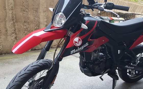 Gebrauchtmotorrad Malaguti XSM 125 Supermoto - Bild 8 Gebrauchtmotorrad Malaguti XSM 125 Supermoto - Bild 8