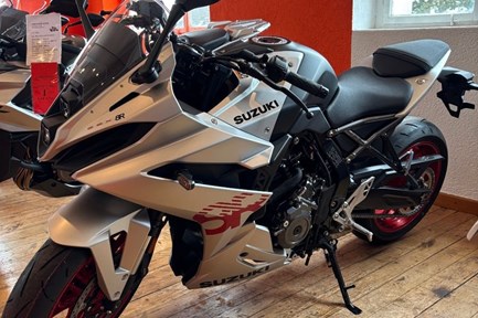 Suzuki GSX-8R