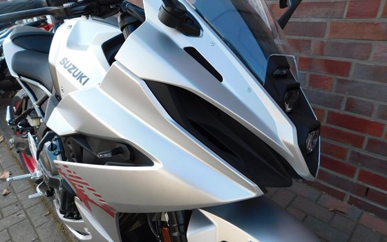 Gebrauchtmotorrad Suzuki GSX-8R - Bild 10