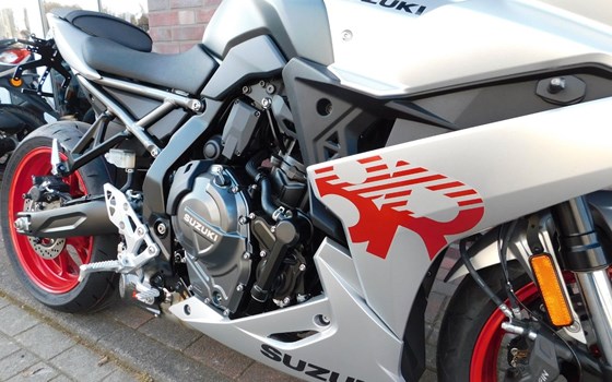 Gebrauchtmotorrad Suzuki GSX-8R - Bild 12