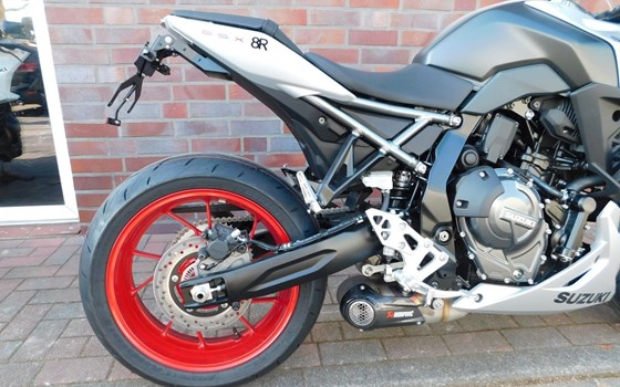 Gebrauchtmotorrad Suzuki GSX-8R - Bild 14