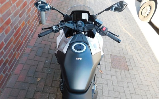Gebrauchtmotorrad Suzuki GSX-8R - Bild 18