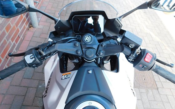 Gebrauchtmotorrad Suzuki GSX-8R - Bild 19