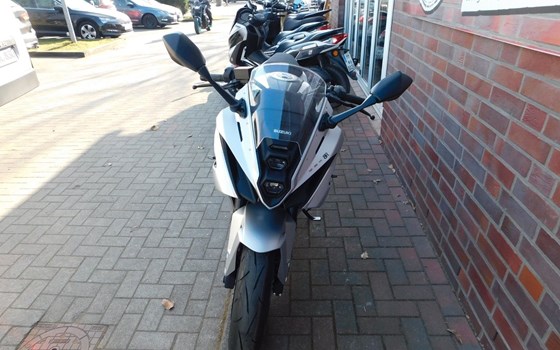 Gebrauchtmotorrad Suzuki GSX-8R - Bild 4