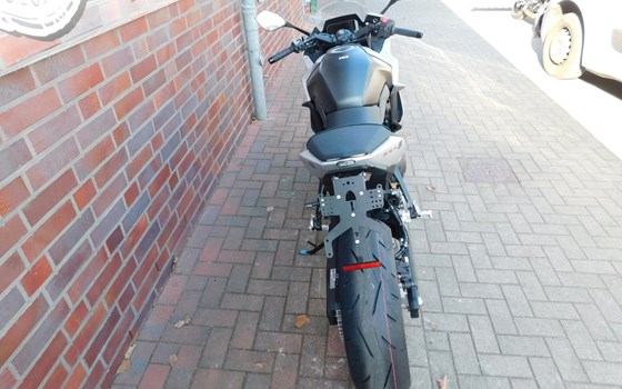 Gebrauchtmotorrad Suzuki GSX-8R - Bild 6