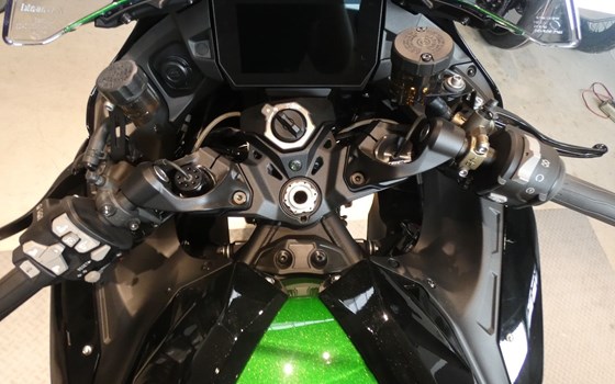 Neufahrzeug Kawasaki Ninja H2 SX SE - Bild 11