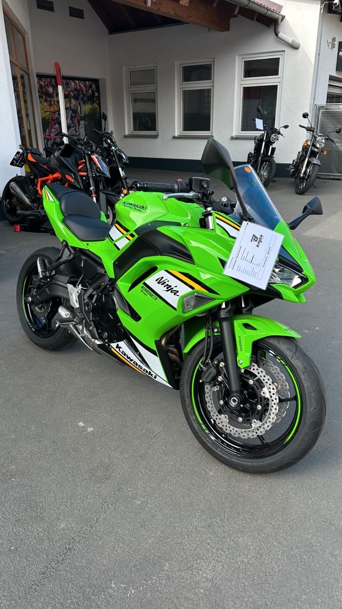 Kawasaki Ninja 650 KRT 2025