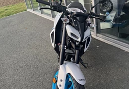 Neumotorrad Yamaha MT-125 Neumotorrad Yamaha MT-125
