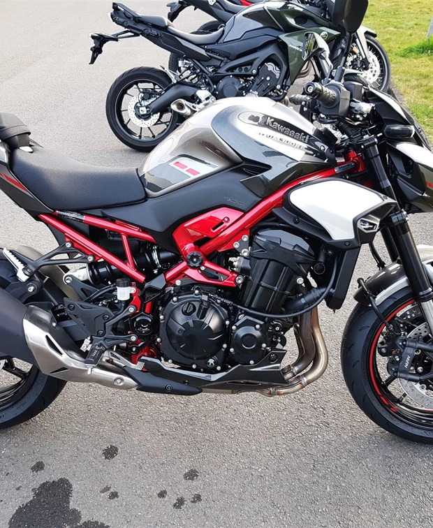 Kawasaki Z900<br />Modell 2025 mit Quickshifter