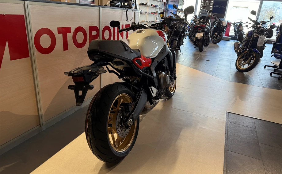 Angebot Yamaha XSR900 Bild 11: Angebot Yamaha XSR900