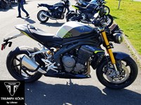Neumotorrad Triumph Speed Triple 1200 RS mit 4 Jahren Garantie