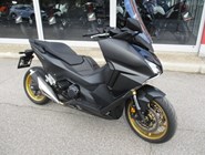 Honda Forza 750