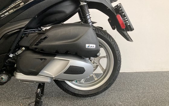 Neufahrzeug Piaggio Medley 125 - Bild 7 Neufahrzeug Piaggio Medley 125 - Bild 7