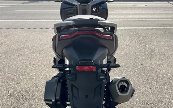 Neufahrzeug Voge SR1 ADV 125 ABS TCS - Bild 4