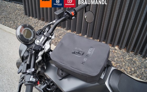 Gebrauchtmotorrad Husqvarna Svartpilen 701 - Bild 3 Gebrauchtmotorrad Husqvarna Svartpilen 701 - Bild 3