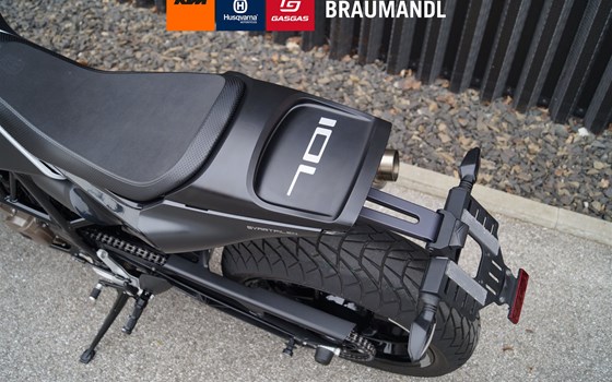 Gebrauchtmotorrad Husqvarna Svartpilen 701 - Bild 4 Gebrauchtmotorrad Husqvarna Svartpilen 701 - Bild 4