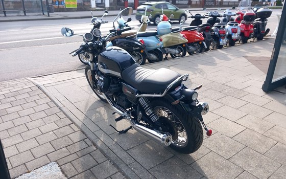 Gebrauchtmotorrad Moto Guzzi V7 Special - Bild 12