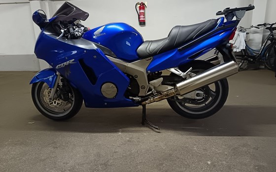 Gebrauchtmotorrad Honda CBR 1100 XX Super Blackbird - Bild 2 Gebrauchtmotorrad Honda CBR 1100 XX Super Blackbird - Bild 2