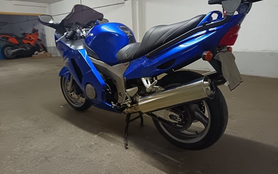 Gebrauchtmotorrad Honda CBR 1100 XX Super Blackbird - Bild 3 Gebrauchtmotorrad Honda CBR 1100 XX Super Blackbird - Bild 3