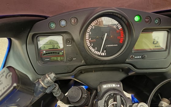 Gebrauchtmotorrad Honda CBR 1100 XX Super Blackbird - Bild 8 Gebrauchtmotorrad Honda CBR 1100 XX Super Blackbird - Bild 8