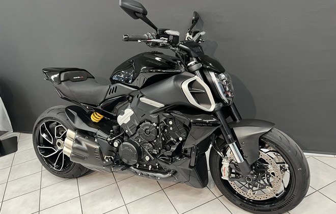 Ducati Diavel V4