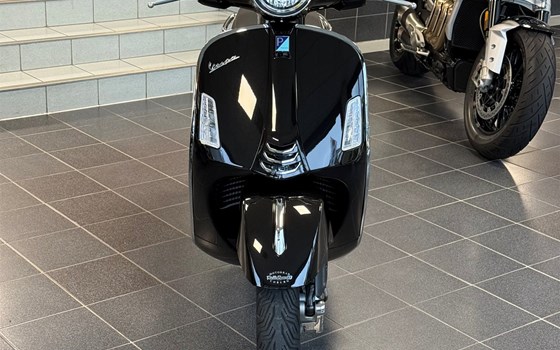 Gebrauchtmotorrad Vespa GTS 310 - Bild 2