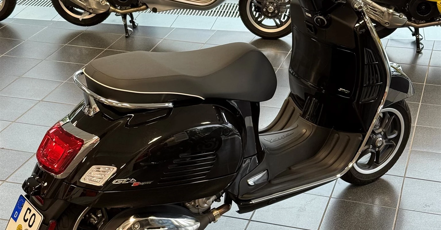 Zum Vergrößern bitte anklicken! Angebot Vespa GTS 310