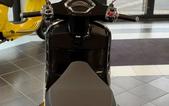 Gebrauchtmotorrad Vespa GTS 310 - Bild 5