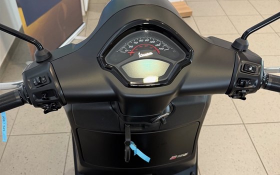 Neufahrzeug Vespa GTS 125 Super Sport - Bild 3