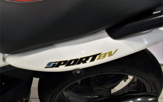 Gebrauchtmotorrad Moto Guzzi 1200 Sport Corsa 4V - Bild 18 Gebrauchtmotorrad Moto Guzzi 1200 Sport Corsa 4V - Bild 18