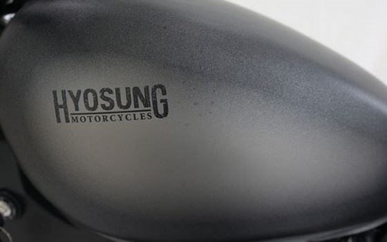 Neufahrzeug Hyosung GV 300i S Aquila EVO ABS - Bild 4