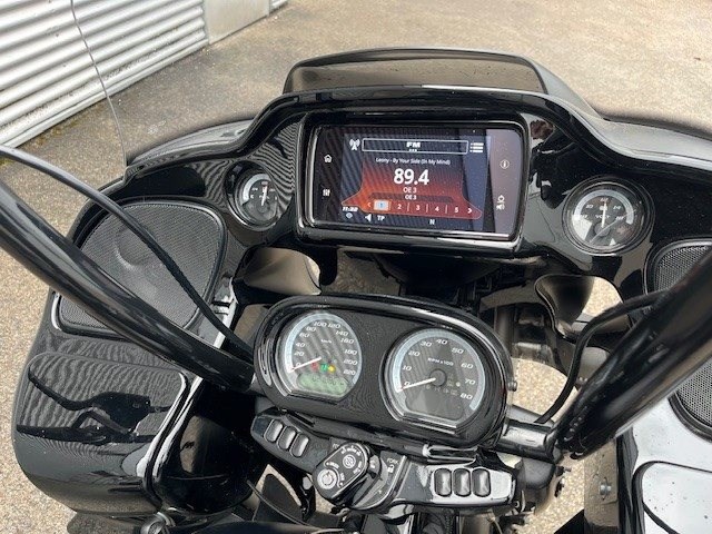 Harley-Davidson Touring Road Glide Limited FLTRK (River Rock Gray Denim/Black Denim/Black Finish) - Bild 12