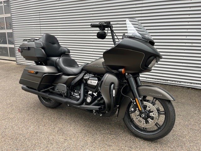 Harley-Davidson Touring Road Glide Limited FLTRK (River Rock Gray Denim/Black Denim/Black Finish) - Bild 3