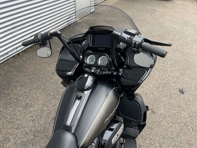 Harley-Davidson Touring Road Glide Limited FLTRK (River Rock Gray Denim/Black Denim/Black Finish) - Bild 4