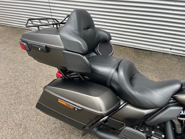 Harley-Davidson Touring Road Glide Limited FLTRK (River Rock Gray Denim/Black Denim/Black Finish) - Bild 5