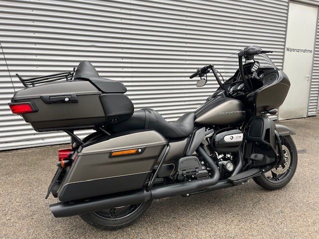 Harley-Davidson Touring Road Glide Limited FLTRK (River Rock Gray Denim/Black Denim/Black Finish) - Bild 6